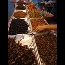 Hier gab es endlich wieder die knusprigen Heuschrecken und die saftigen Maden für Diez